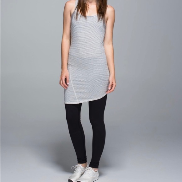 Lululemon Torque Tank - Picture 1 of 5